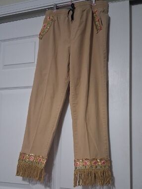 LIGHT GOLD Fringe Hem Embellished Casual Jeans. Sizw L $39